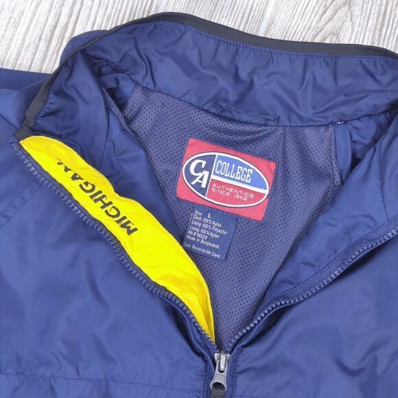 VTG CA College Authentics Michigan Navy and Yellow Full Zip Windbreaker Size Lar - Picture 4 of 11